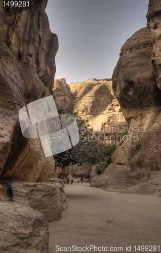 Image of Petra ruins and mountains in Jordan