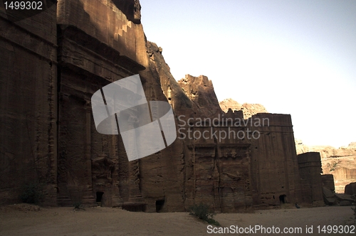 Image of Petra ruins and mountains in Jordan