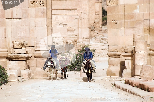 Image of Petra ruins and mountains in Jordan