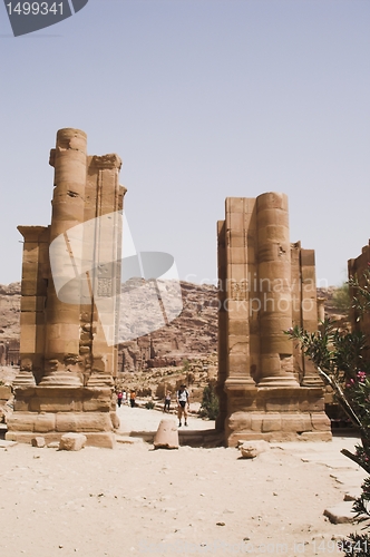 Image of Petra ruins and mountains in Jordan