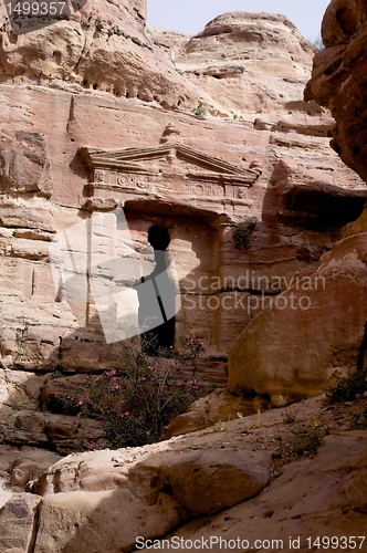 Image of Petra ruins and mountains in Jordan