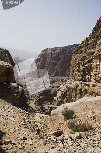 Image of Petra ruins and mountains in Jordan
