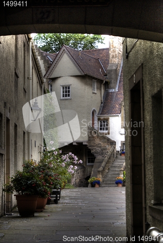 Image of Edinburgh street and abbey