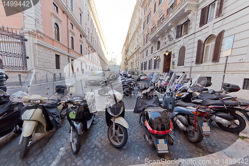 Image of Motorbikes on the strees of Rome