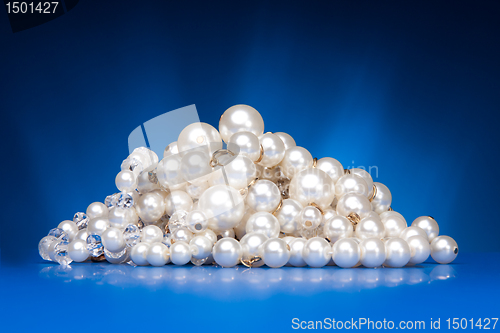 Image of Shining  pearls necklace