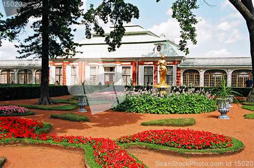 Image of Peterhof. Monplezier park palace.