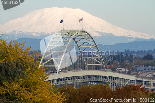 Image of Fremont Bridge and Mount Saint Helens