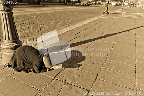 Image of Panhandler on the streets of Rome