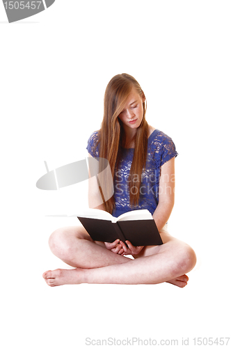 Image of Girl reading book.