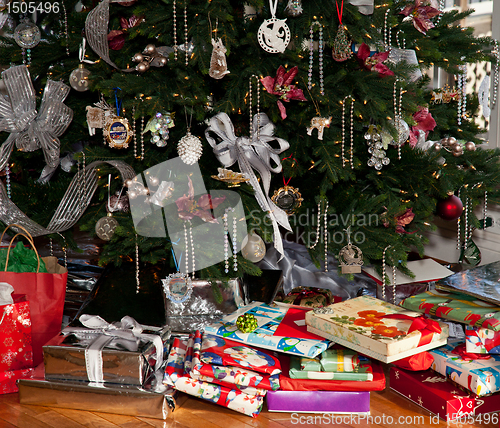 Image of Decorated christmas tree in home