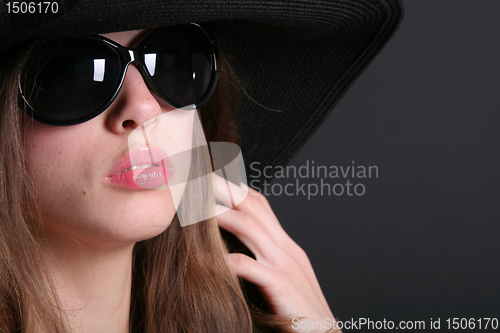 Image of girl with plump lips