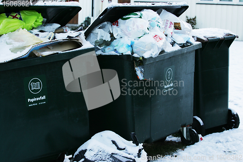 Image of Garbage bin