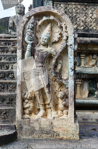 Image of Ancient guardstone bas relief at Vatadage