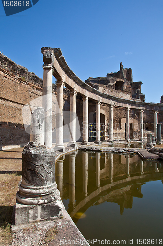 Image of Roman columns