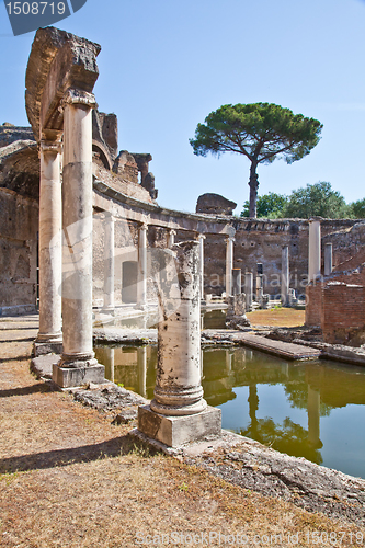 Image of Roman columns