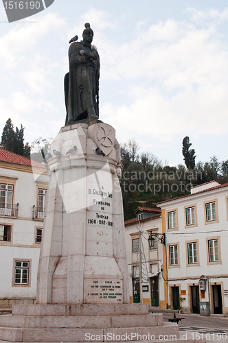 Image of Gualdim Pais statue