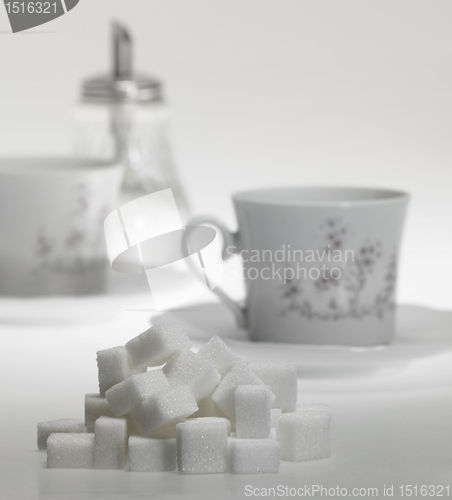 Image of lump sugar and porcelain crockery