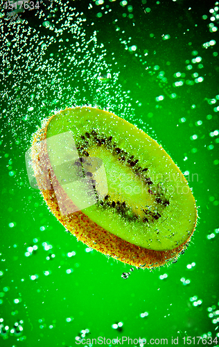 Image of kiwi in water