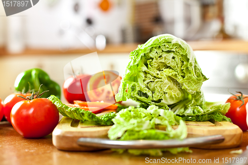 Image of Vegetables lettuce and tomato