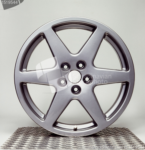 Image of wheel rim in grey back