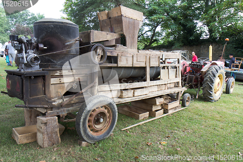 Image of Threshing machine