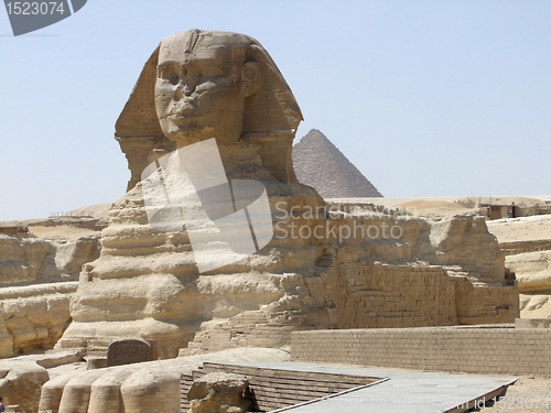 Image of Sphinx and Pyramid of Menkaure