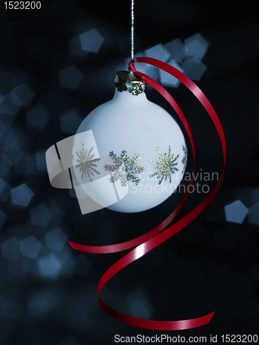 Image of Christmas bauble with red bow