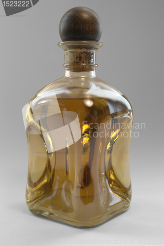 Image of liqueur bottle with wooden closure