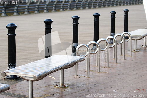 Image of bench and posts