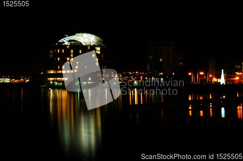 Image of night cardiff bay