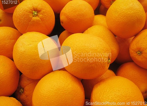 Image of Box of ripe oranges