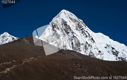 Image of Kala Patthar and pumo ri mountains in Himalayas