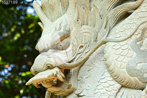 Image of chinese dragon statue in temple