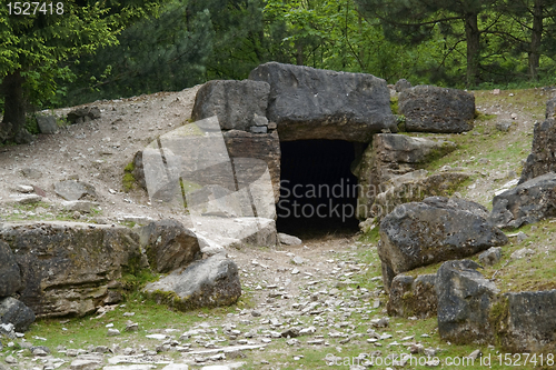 Image of cave entrance