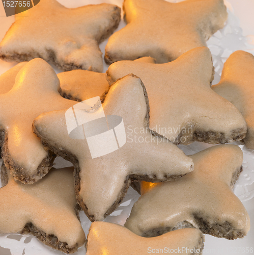 Image of yellow illumiated cinnamon stars