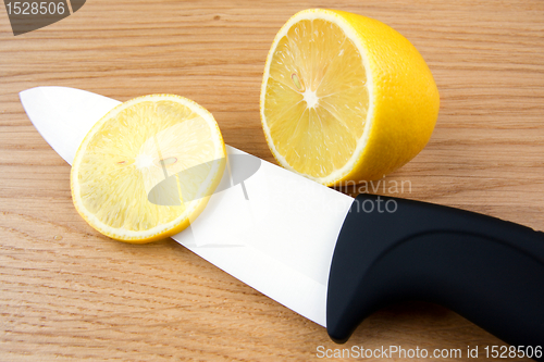 Image of Lemons on a cutting board