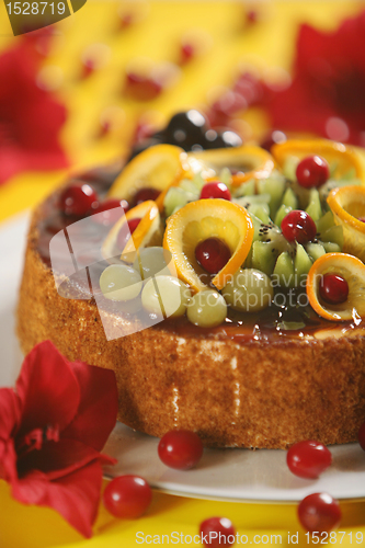 Image of cake with fresh fruits