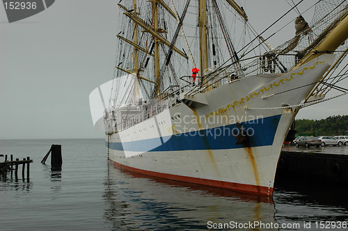 Image of tall ship