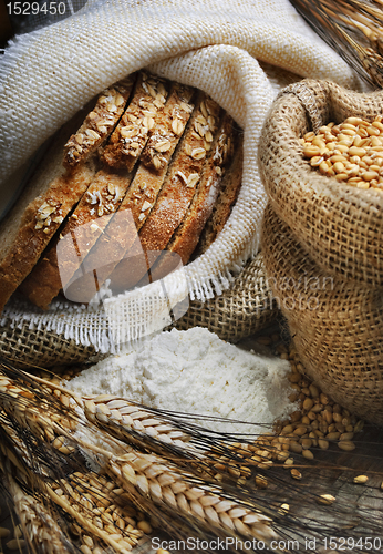 Image of Bread and wheat ears