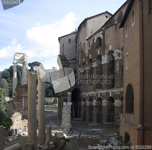 Image of near triumphal arch of Septimus Severus