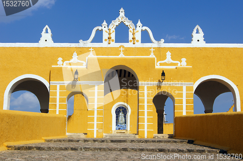 Image of Monastery in Izamal