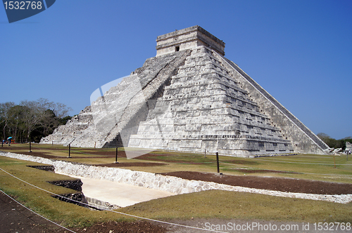 Image of Pyramid in Chichen Itza