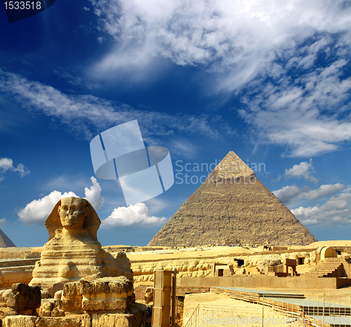 Image of egypt Cheops pyramid and sphinx
