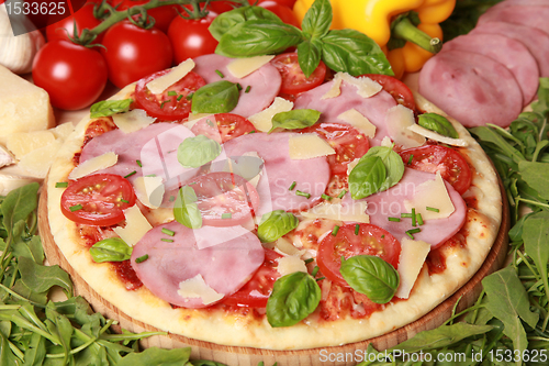 Image of Pizza with ham