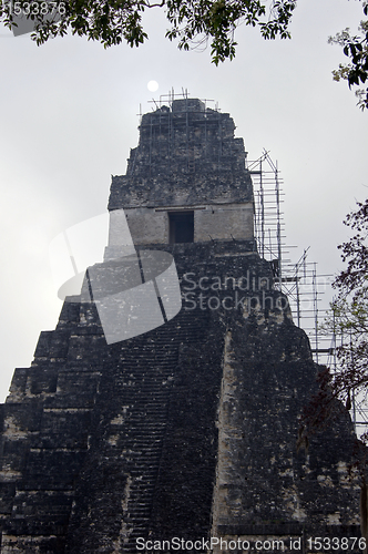 Image of Sun and pyramid