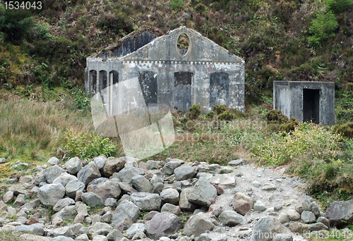 Image of house ruin at Sao Miguel Island