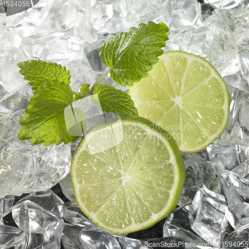Image of Ice with Lime Wedges