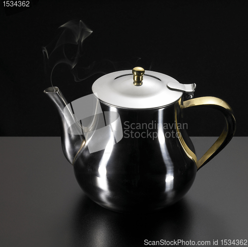 Image of reeky tea pot