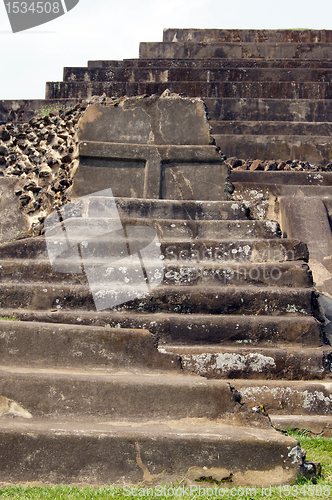 Image of Pyramid in Tazumal