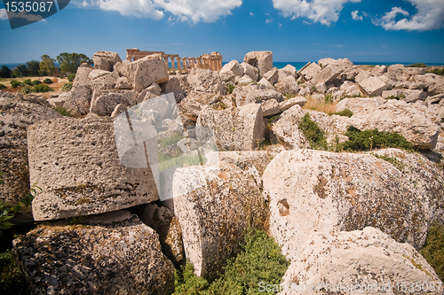 Image of Greek temple in Selinunte
